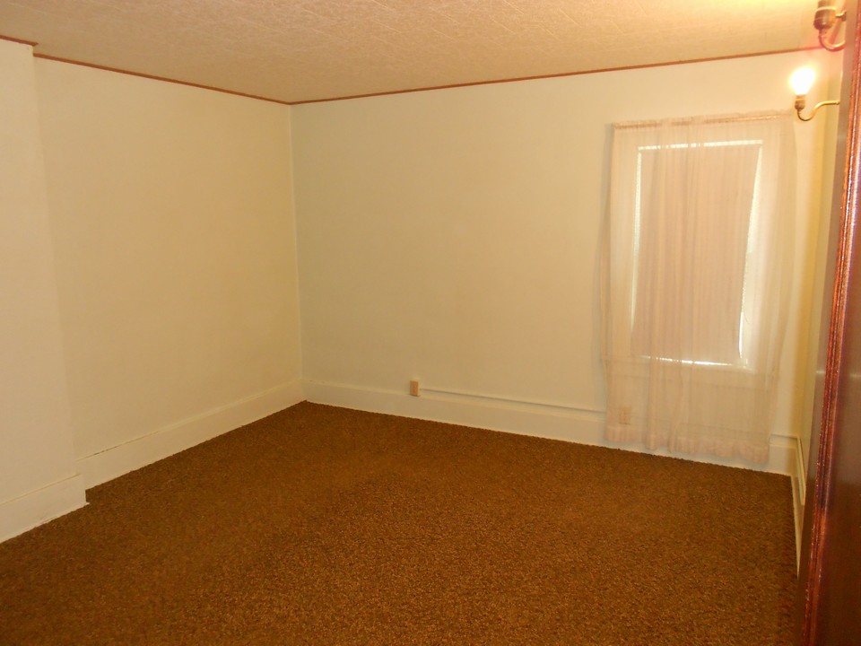 upstairs bedroom 3