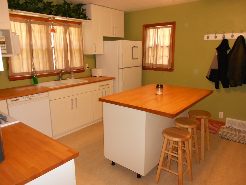 kitchen built in dishwasher, moveable island
