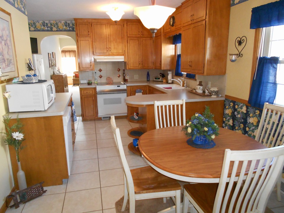 spacious kitchen and dining area