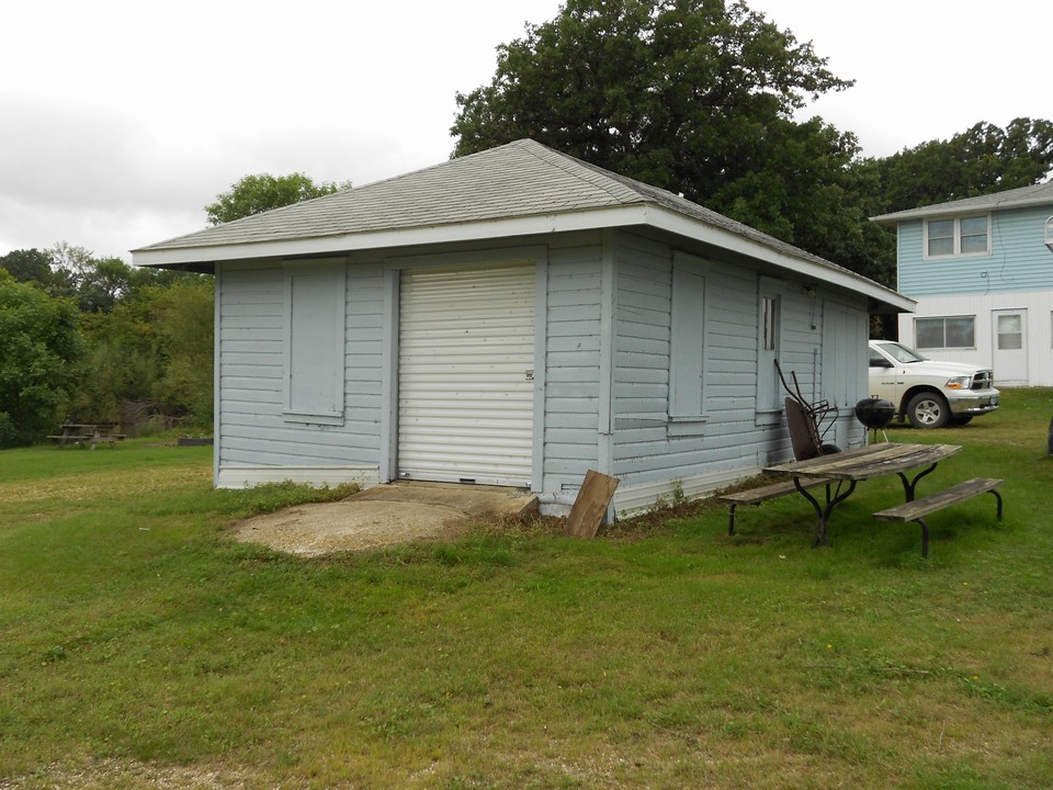 nice utility shed