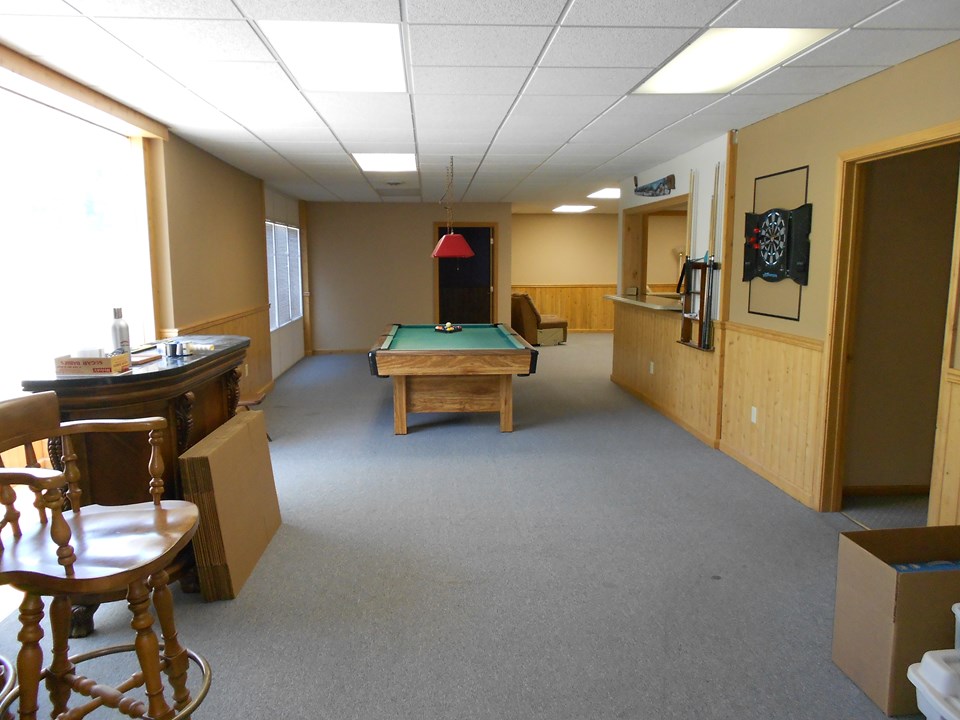 showroom or family room pool table can stay