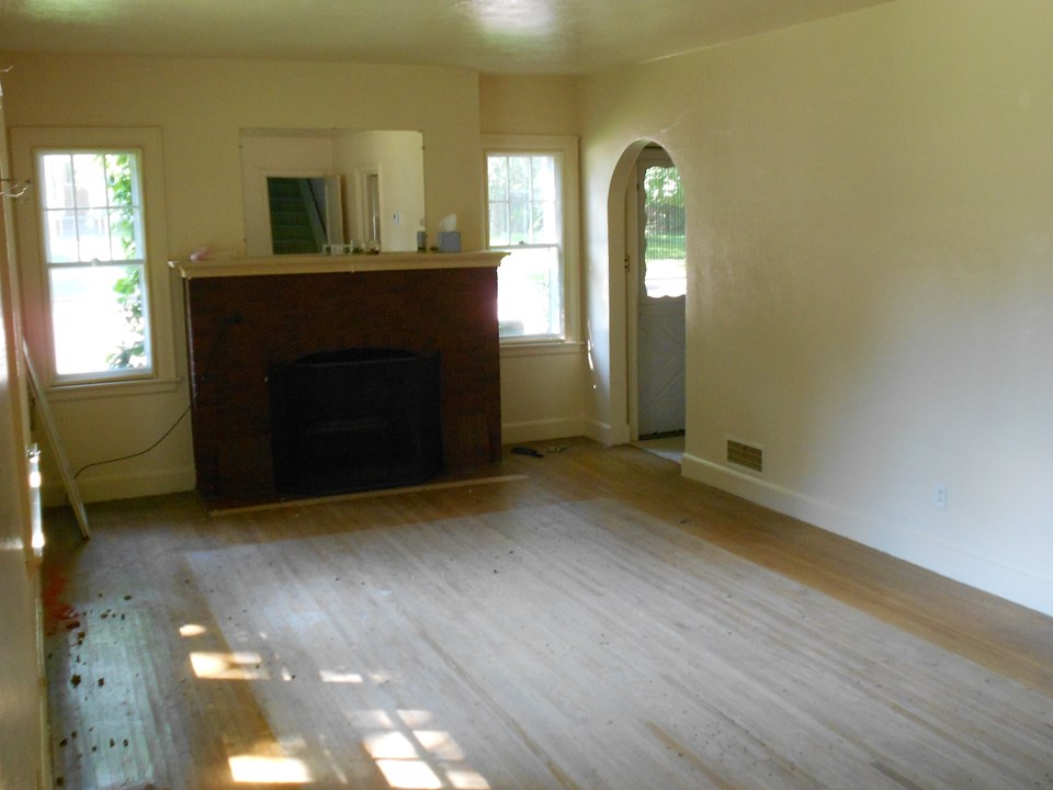 living room had carpet.  owner willing to give carpet or an allowance.