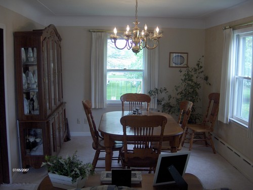formal dining room. located between the kitchen and living room.  this is wide open to the living area.