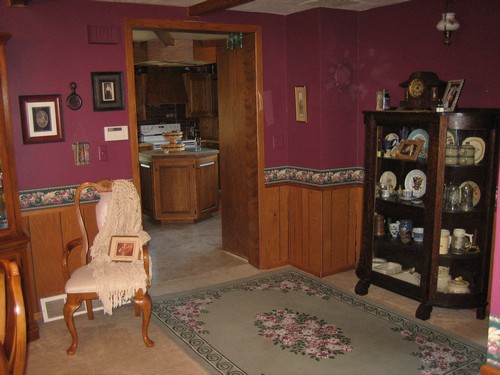 dining room to the kitchen