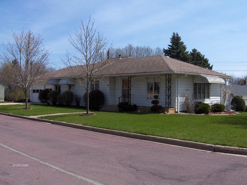 southern side showing windows to living room