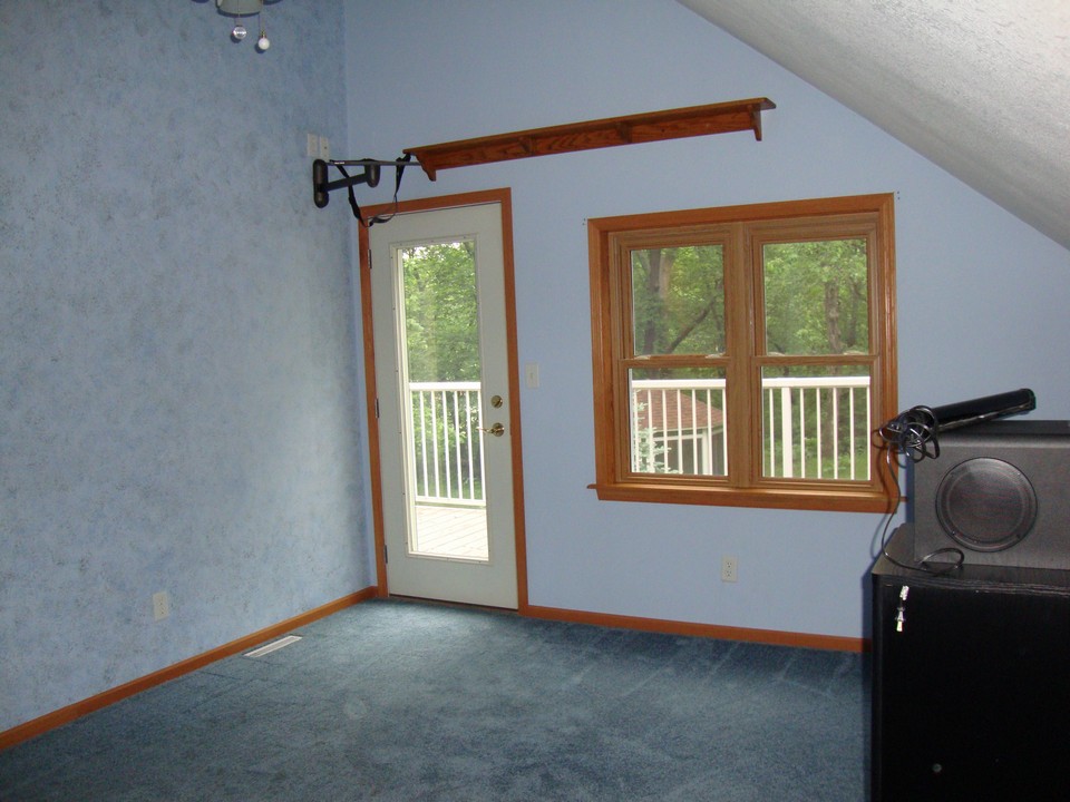 one bedroom upstairs