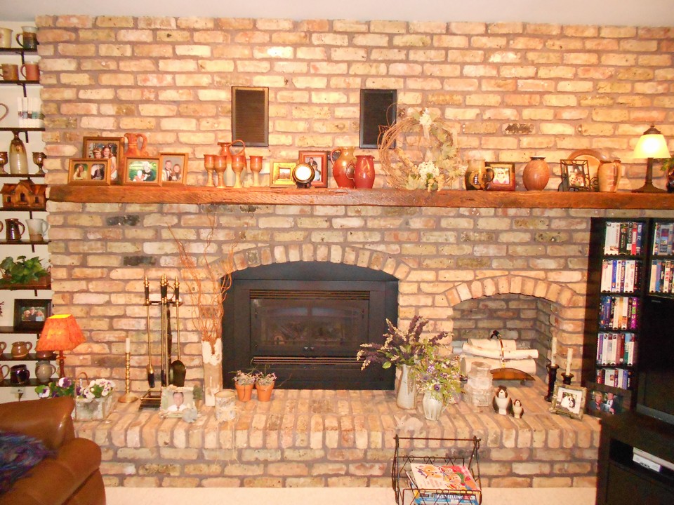 family room with gas fireplace