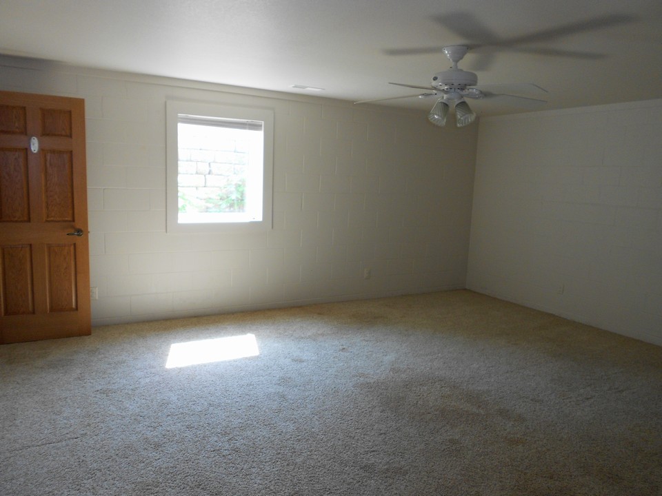 huge basement bedroom