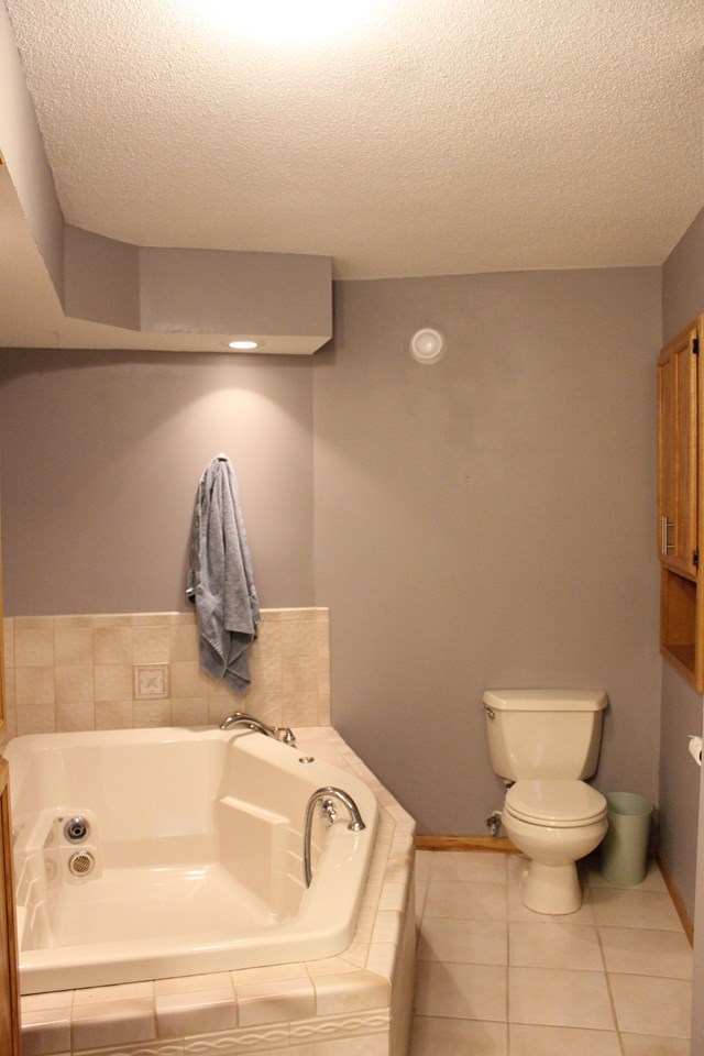 master bathroom with tub