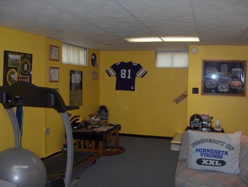 rec room area in basement