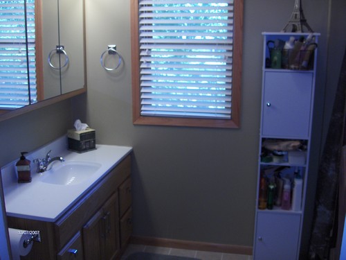 upstairs full bath