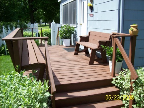 the deck allowes you to enjoy the morning sun and evening shade