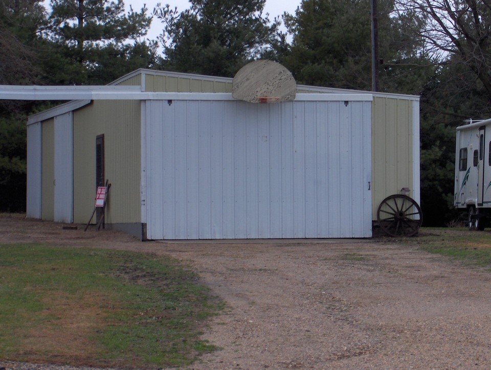 outbuilding 20 feet by 80 feet