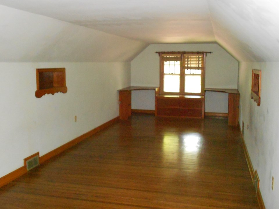 upstairs bedroom hardwood floors