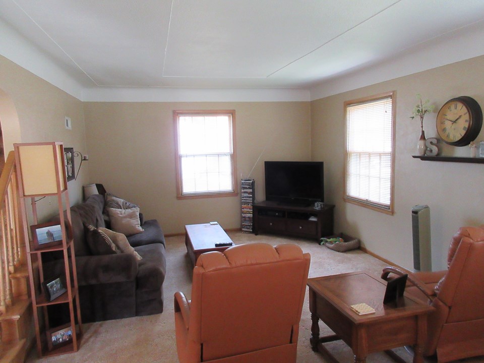 living room very spacious and beautiful coved ceilings.