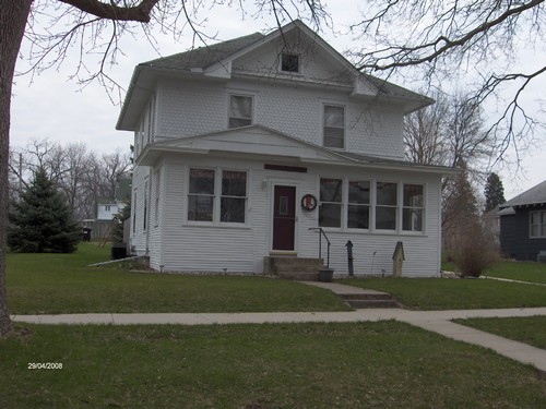 front of house notice the enclosed porch