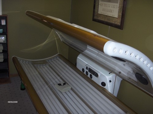 one of 4 tanning rooms