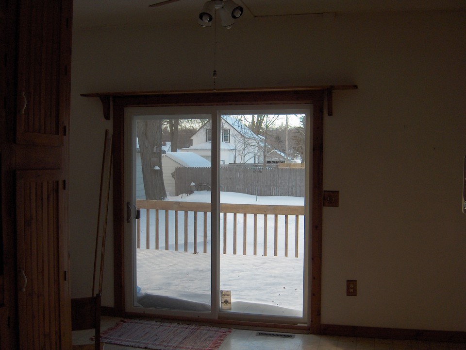 sliding galss doors to the patio.