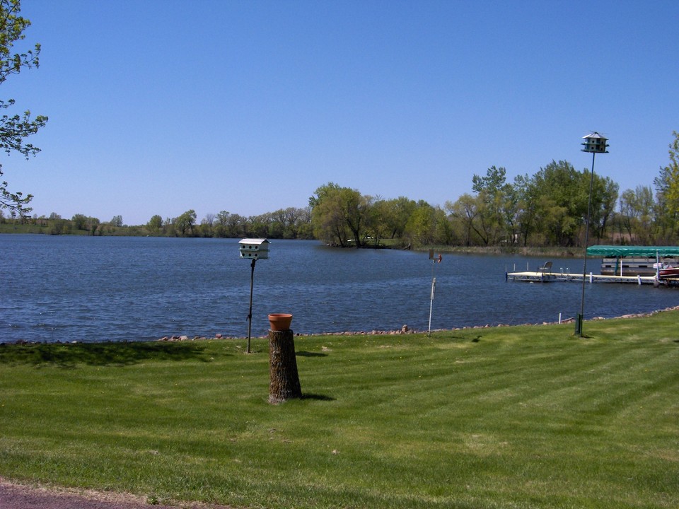 shoreline and lawn 136 feet of shoreline, loon lake