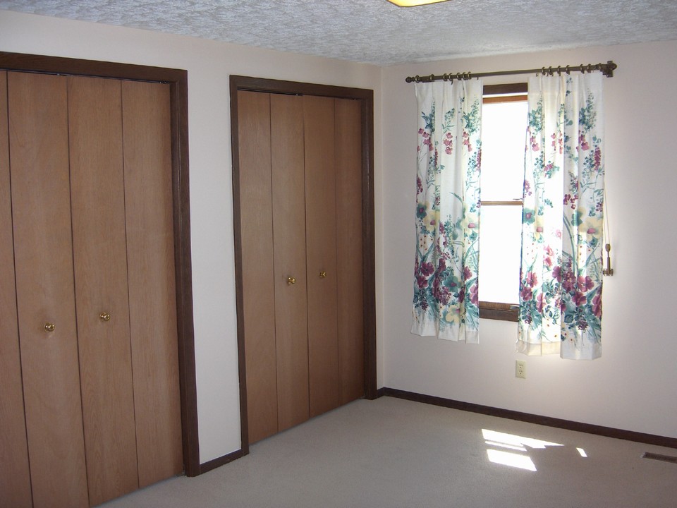master bedroom 2 closets