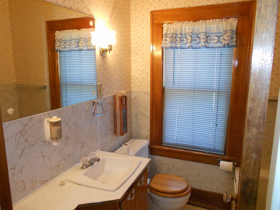 upstairs bathroom