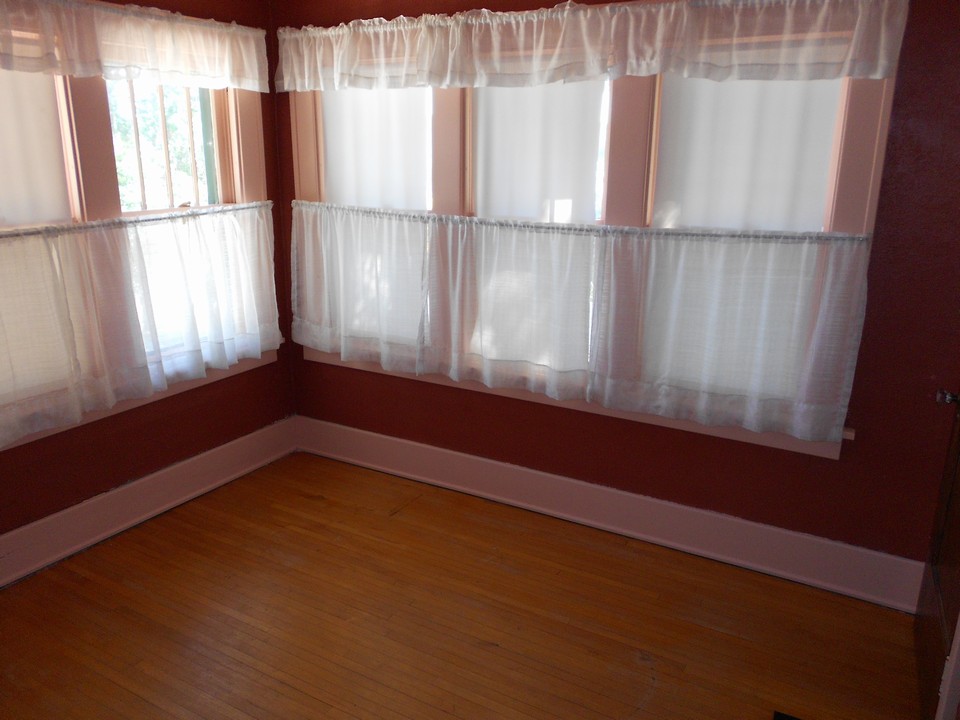 upstairs bedroom 2