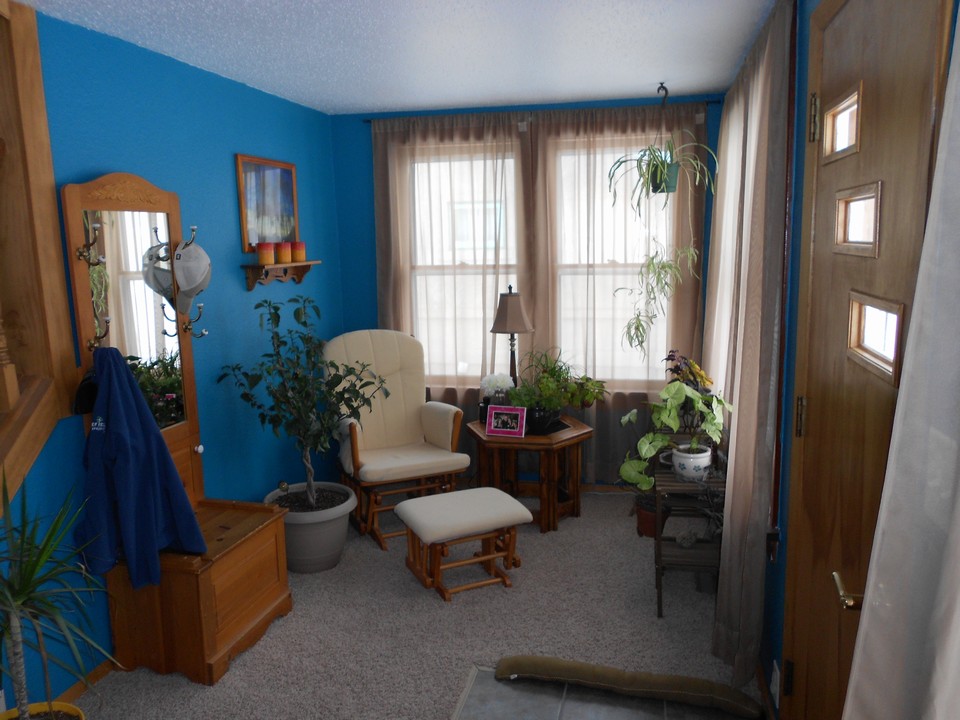 sitting area near front entry