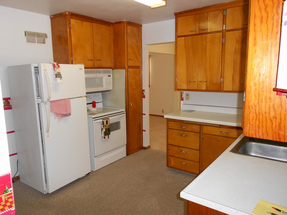 kitchen with appliances