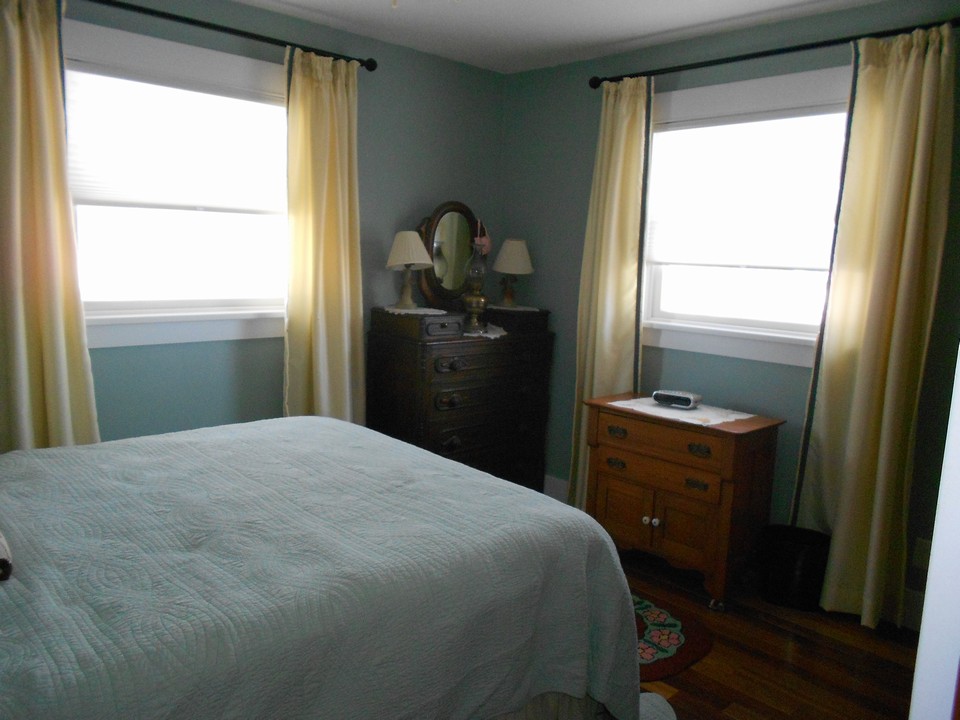 second bedroom.