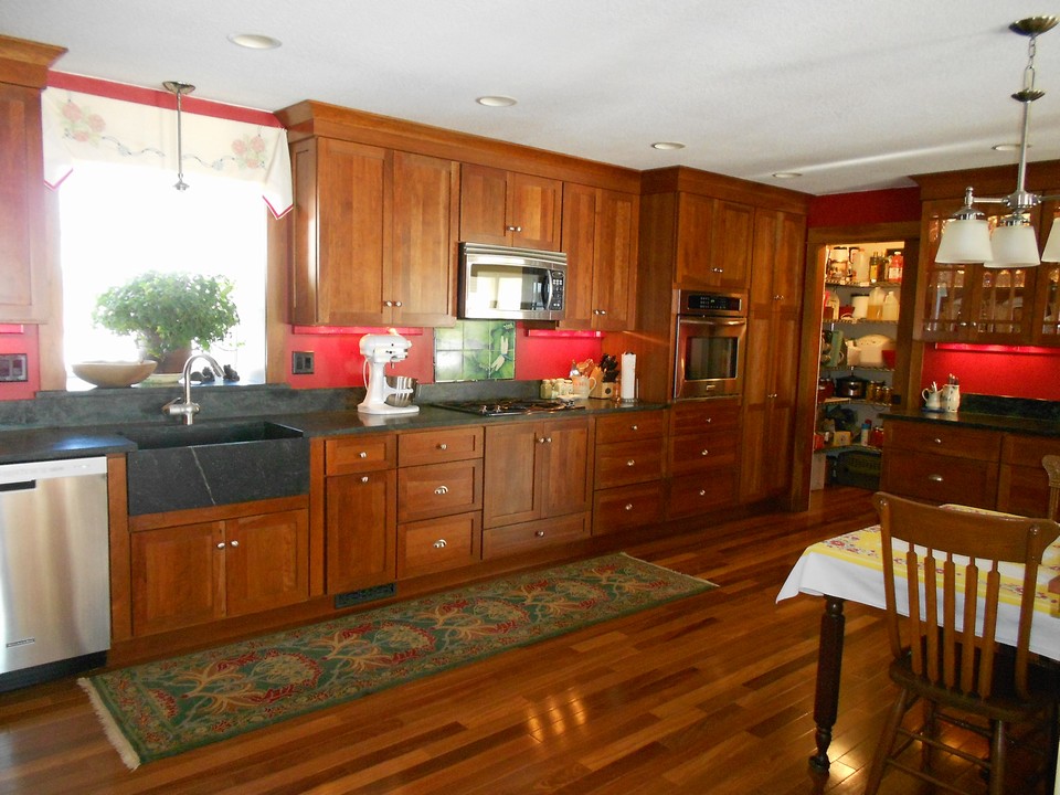 kitchen with a walk in pantry.