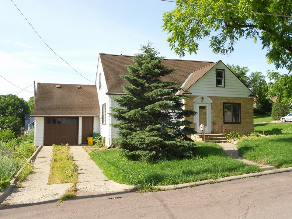 another view of front of home