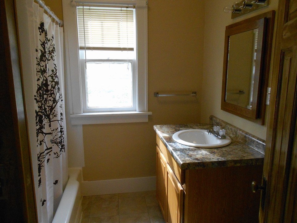 nice full bathroom on main floor