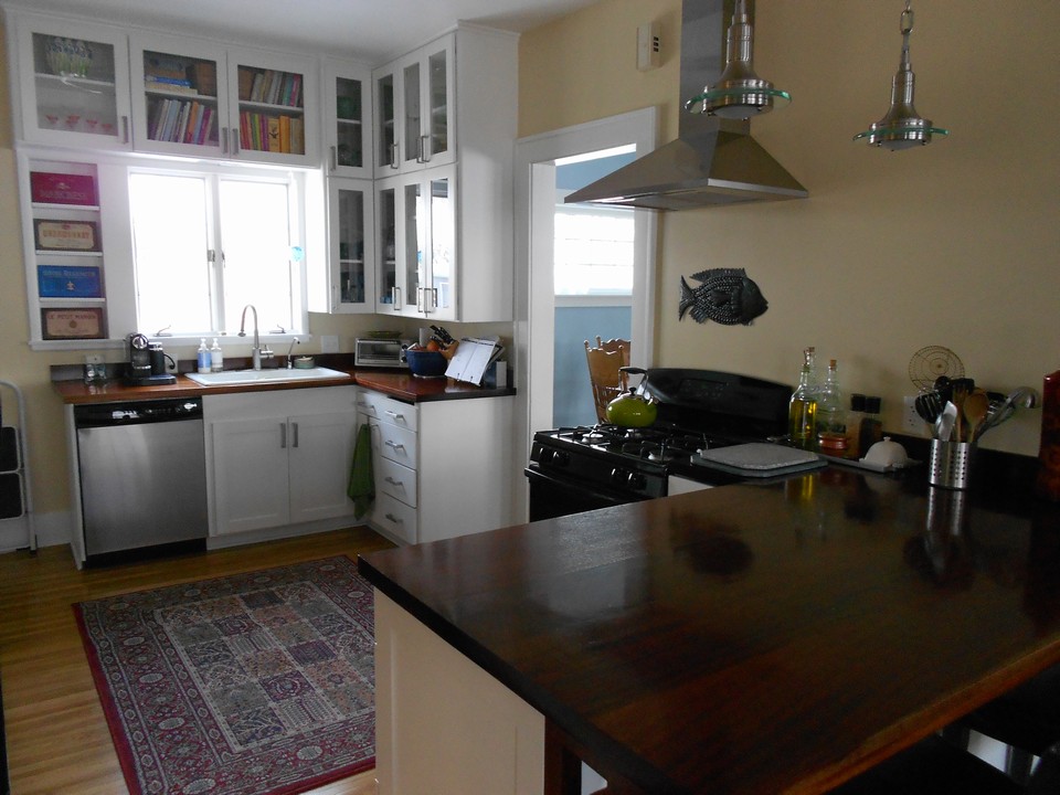 kitchen beautiful wood, high ceilings