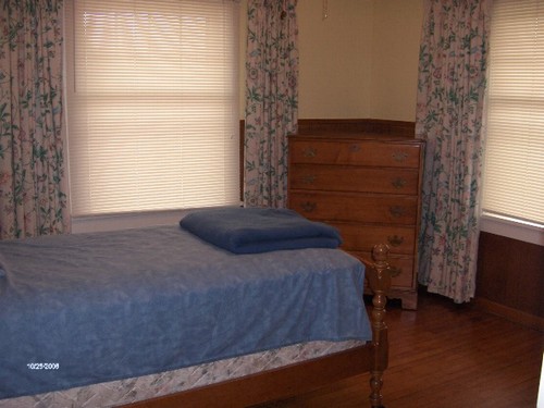 3rd bedroom upstairs