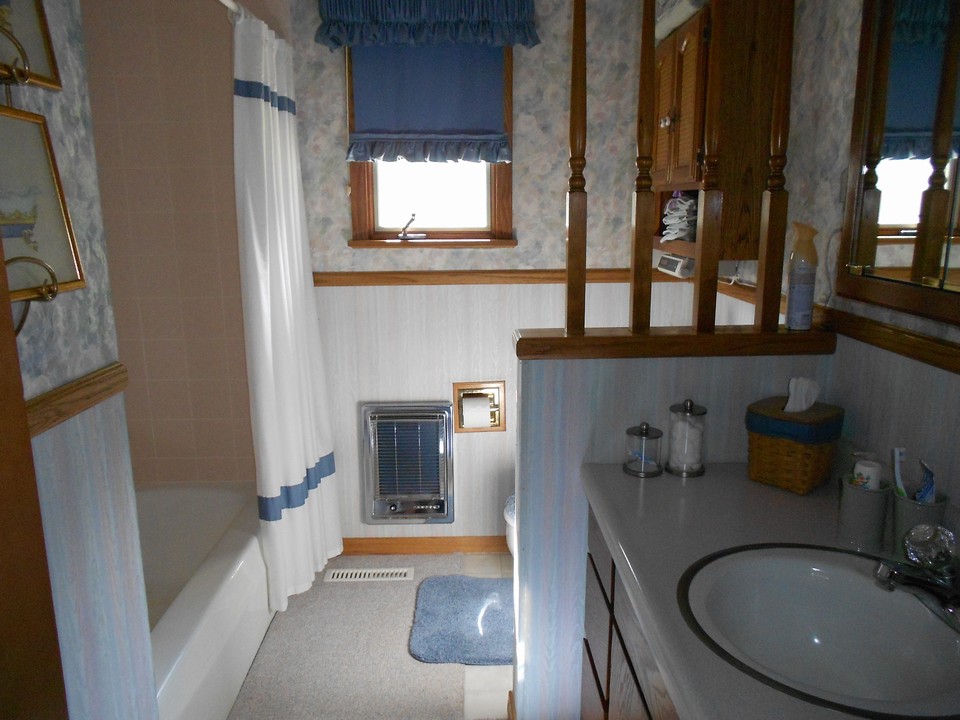 full bathroom