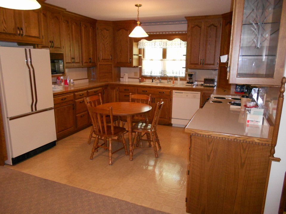 kitchen lots of cupboards