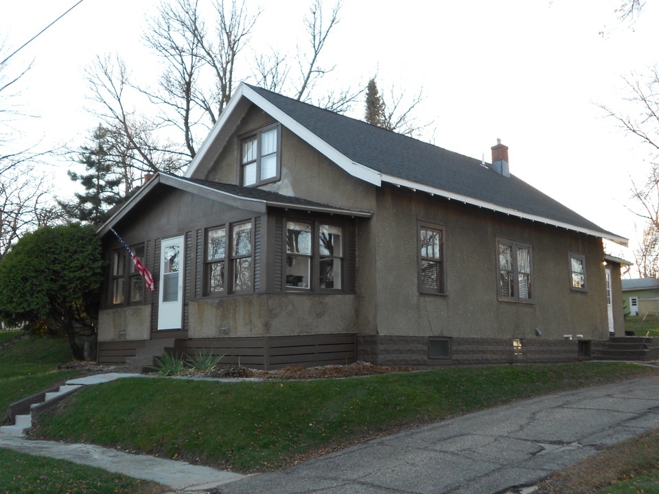 front of home newer roof, all windows have been painted