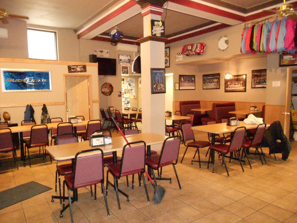more restaurant sitting