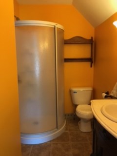 nice upstairs bathroom