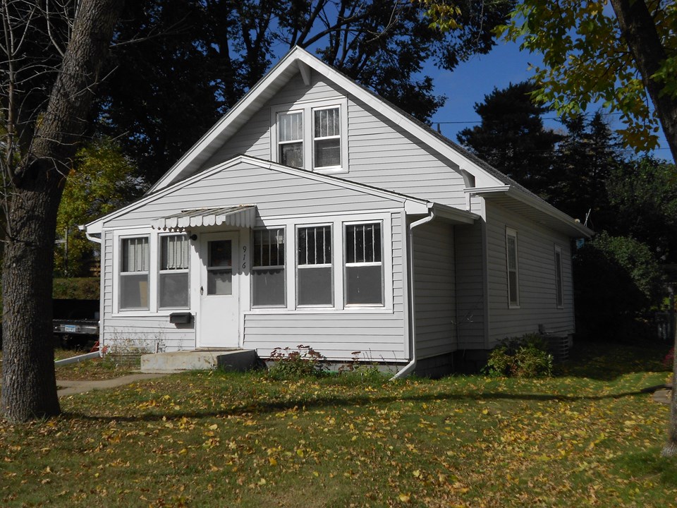 front of home nice siding and roof