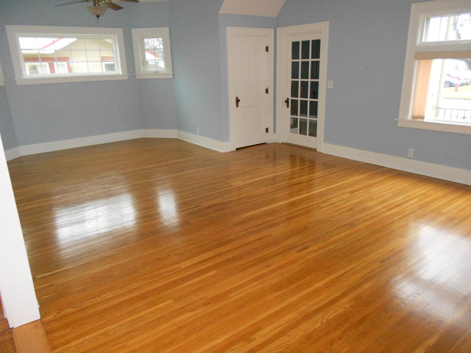 living room enough room for an extra idea under the window