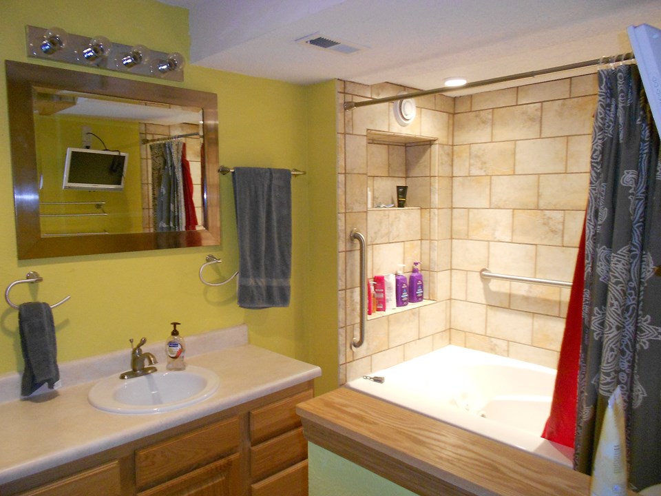 new bathroom with jacuzzi tub