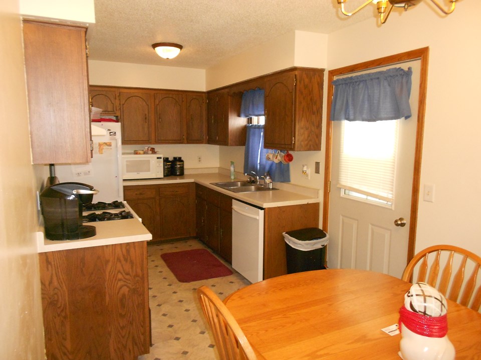 kitchen appliances included