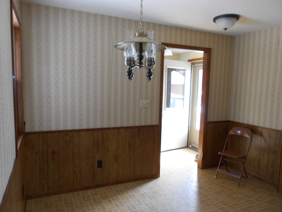 eat in kitchen area