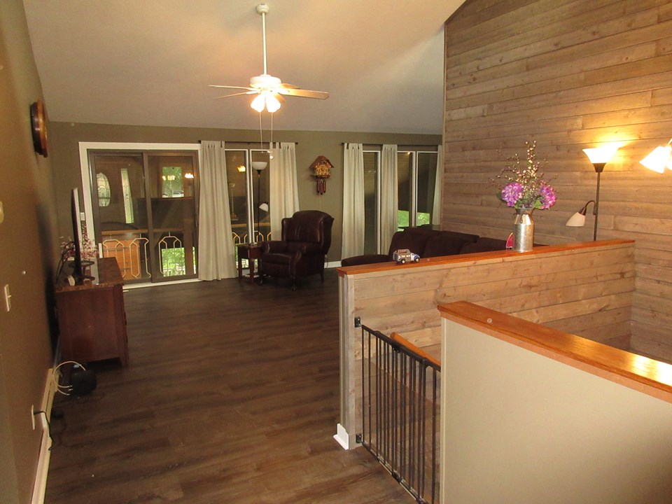 living room vaulted ceilings.  beautiful woodwork.