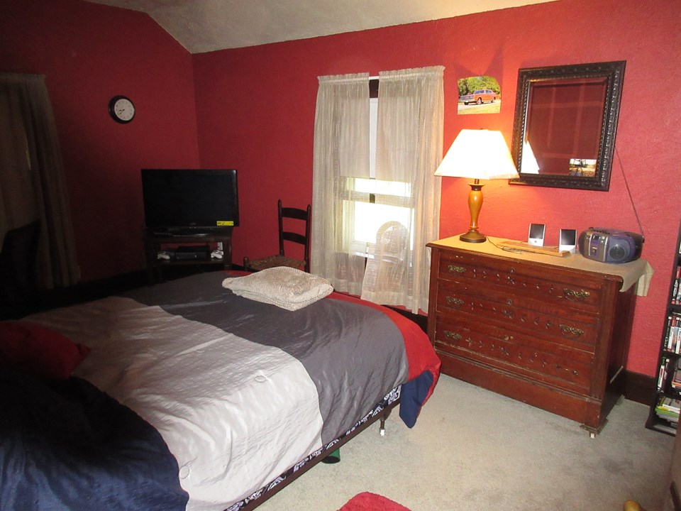 upstairs bedroom 3