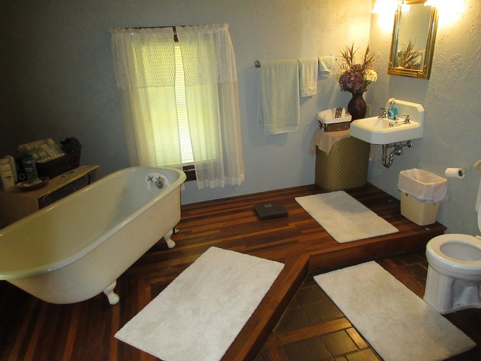upstairs bathroom