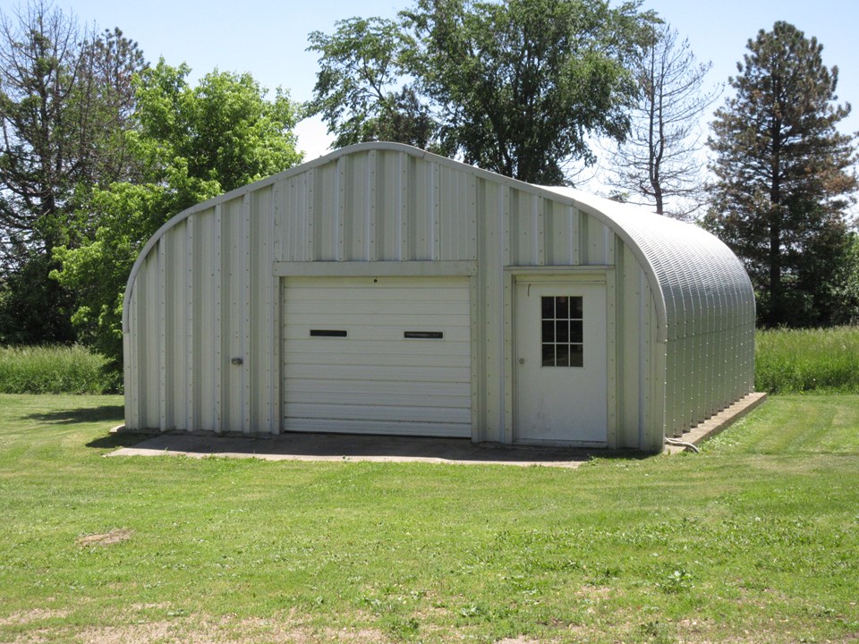 very nice garage