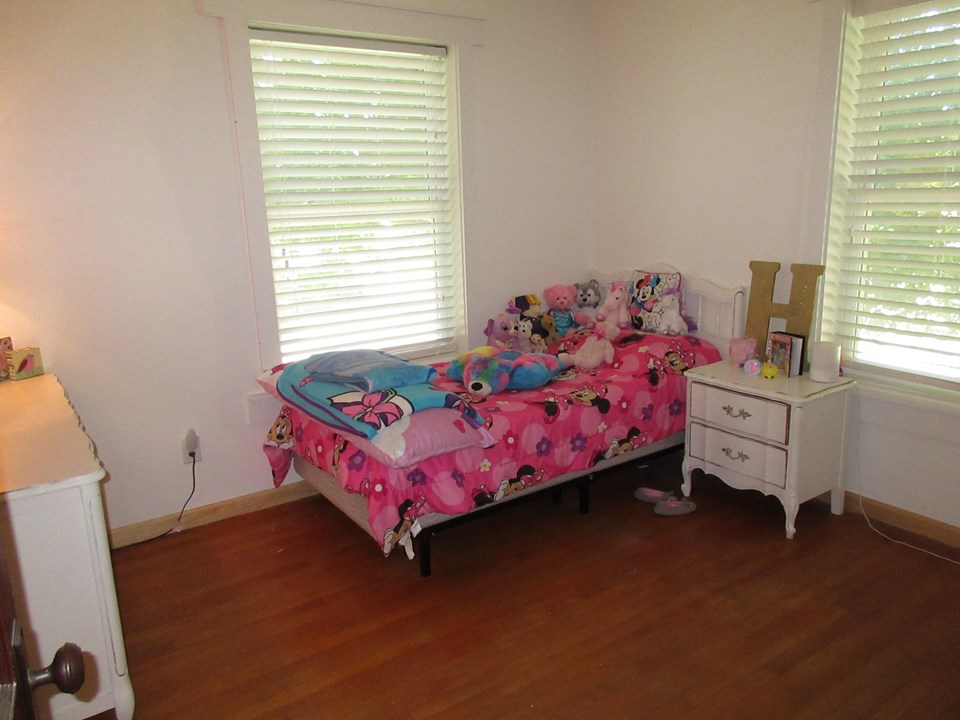 upstairs bedroom 2