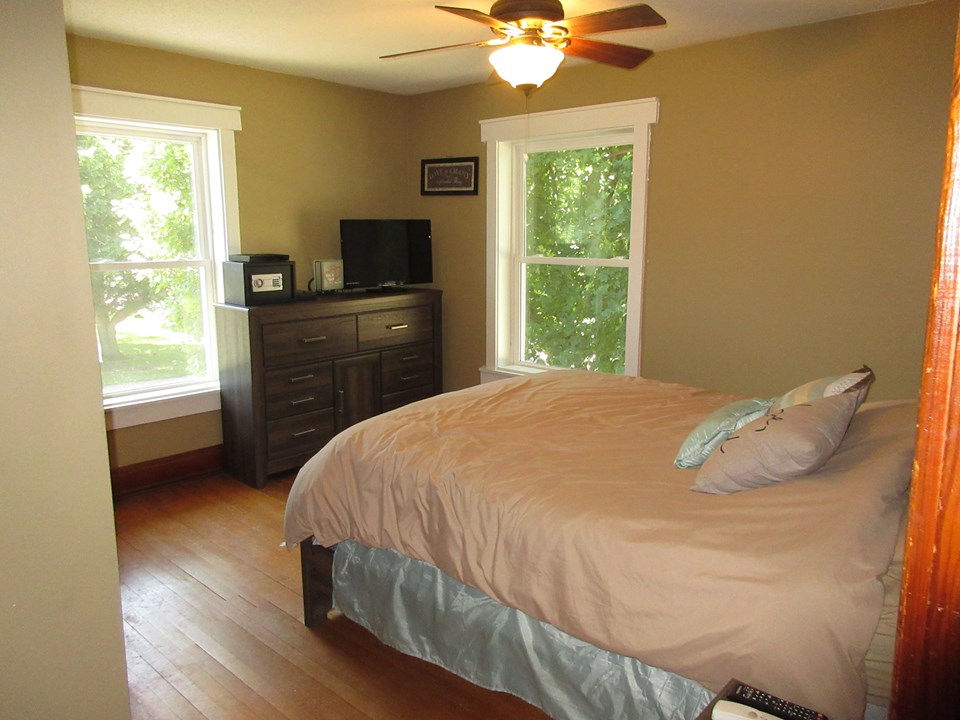 upstairs bedroom 1